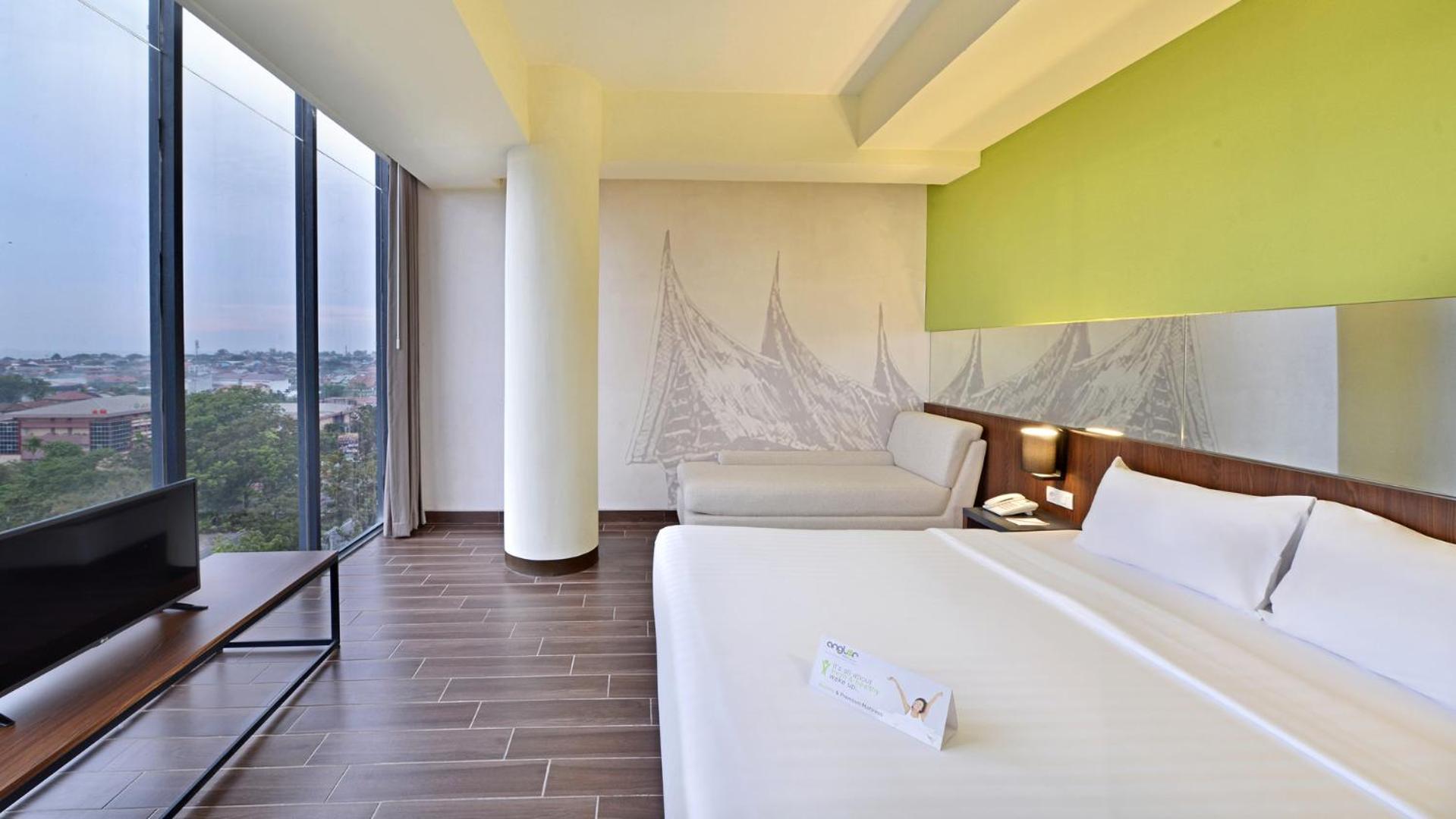 Whiz Prime Khatib Sulaiman Hotel 3*